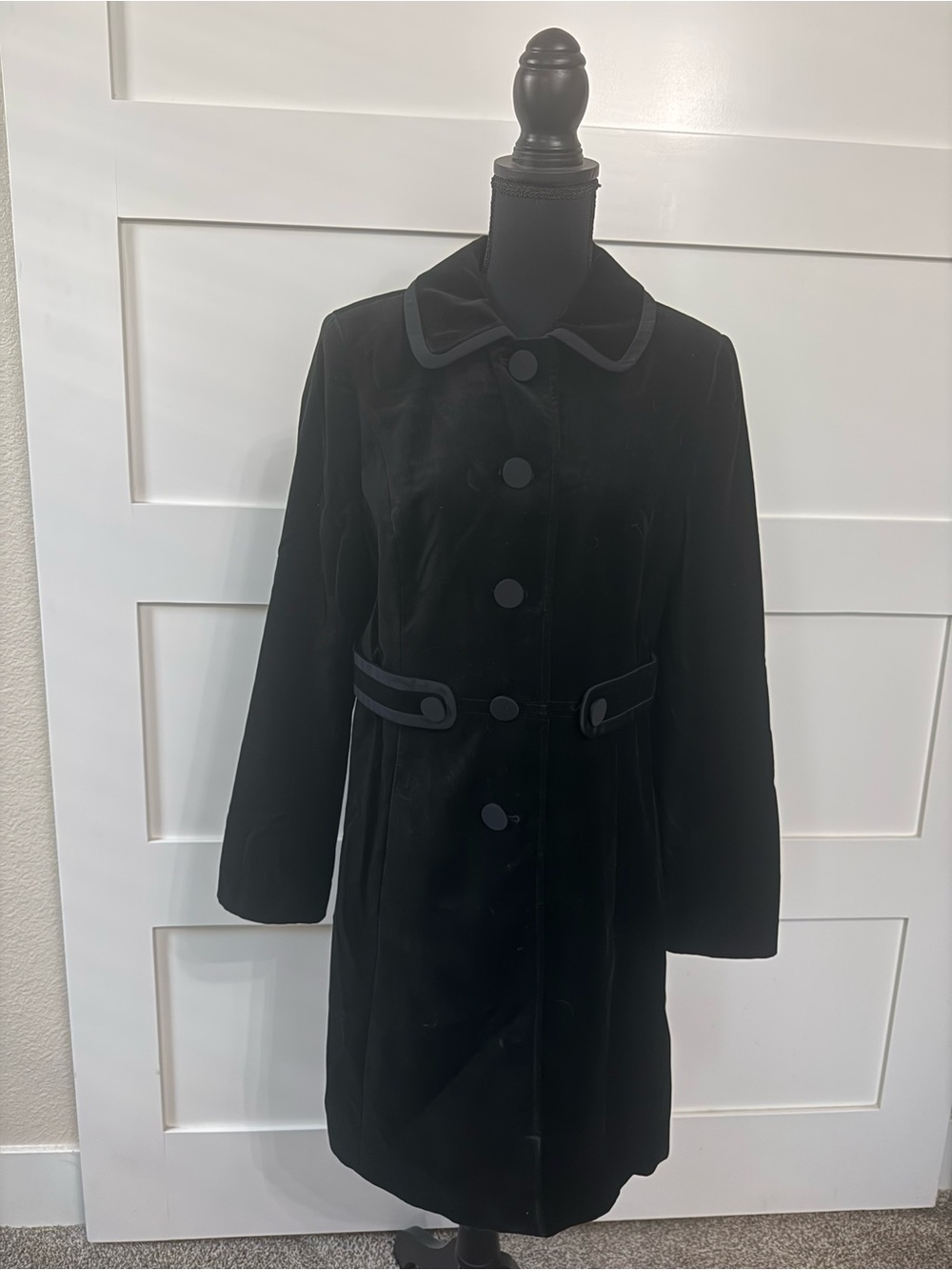 Loft Black Velvet Single-Breasted Coat